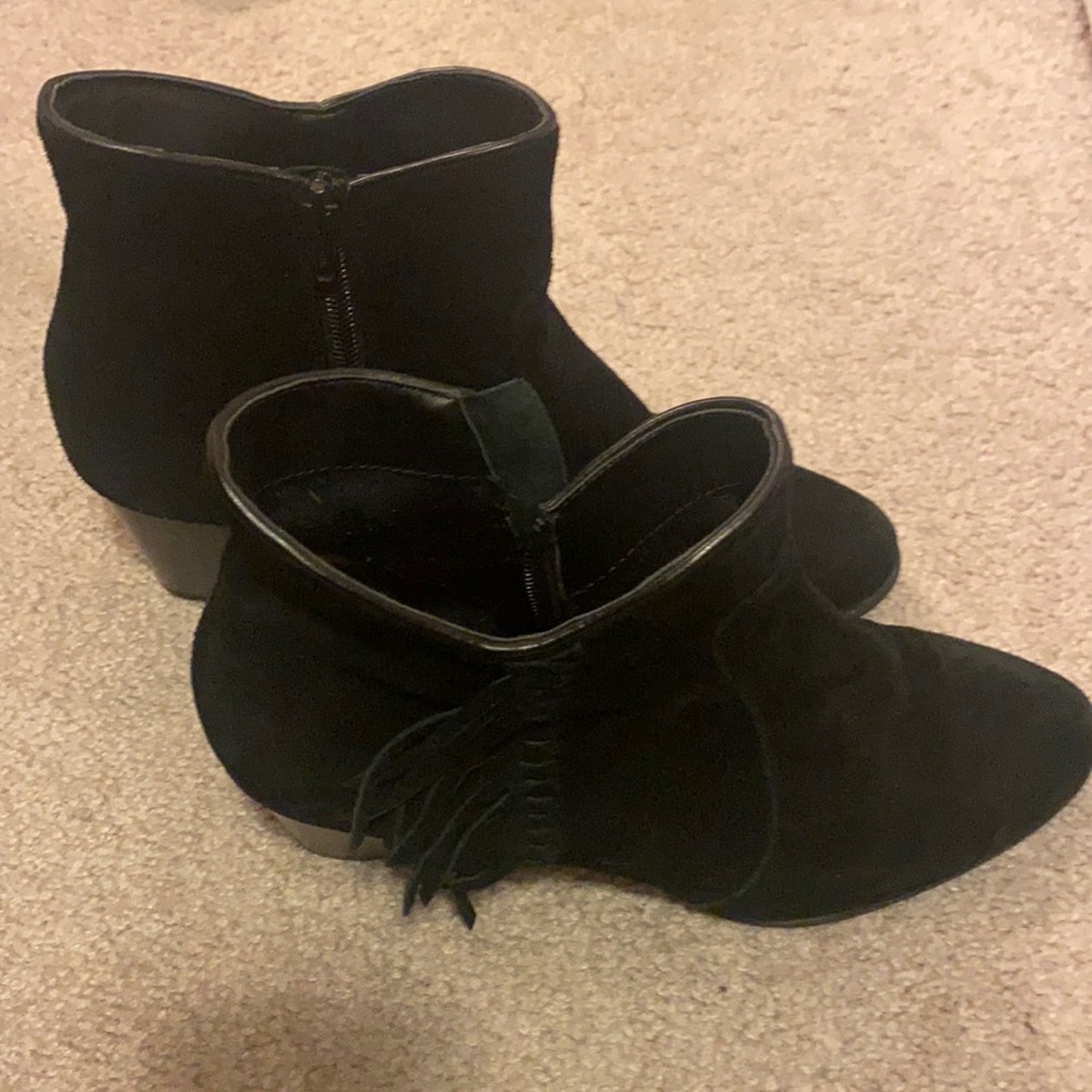 Bass Co black booties
